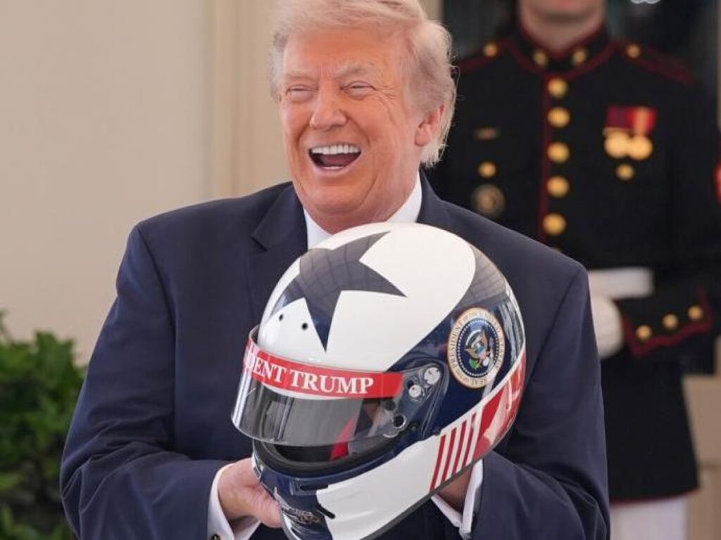 Trump propone pedaggi per la navigazione nello stretto di Hormuz, una rottura con 80 anni di politica Usa