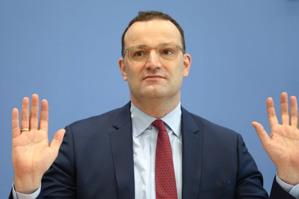 Un parlamentare tedesco si dimette dalla CDU dopo la nascita di un figlio tramite gestazione per altri
