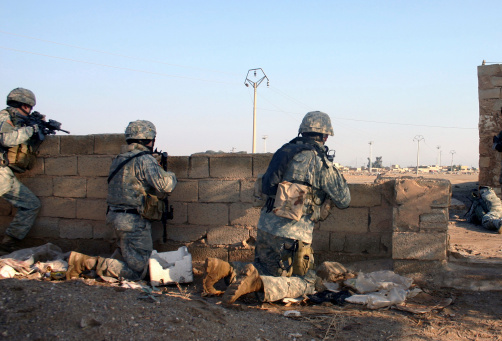 Un soldato statunitense muore in Iraq durante operazione su ordigno iraniano, un altro è ferito