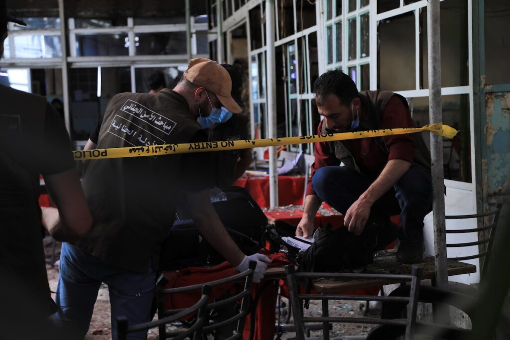 Una bomba esplode in un caffè di Damasco, sei morti e 14 feriti