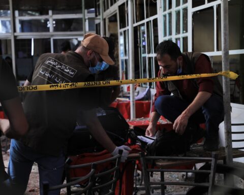 Una bomba esplode in un caffè di Damasco, sei morti e 14 feriti