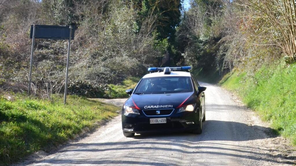 Uomo ferisce la moglie e uccide il fratello nel Cagliaritano, si costituisce alla polizia