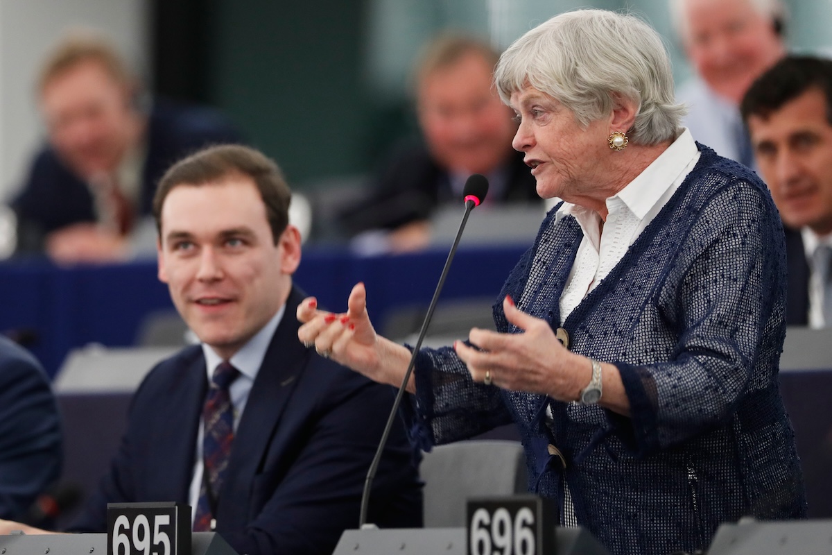 Uomo rilasciato dopo arresto per omicidio di Ann Widdecombe nel Regno Unito