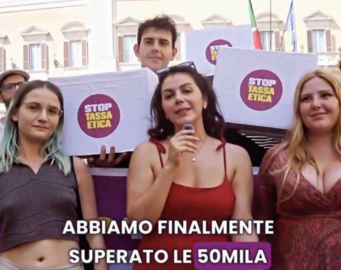 Valentina Nappi considera la candidatura in Parlamento e critiche sulla tassa etica