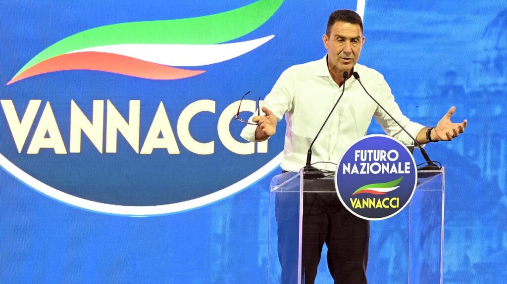 Vannacci denunciato per sovversione: accuse di proposta di ideologie fasciste