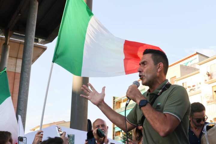 Vannacci e il suo impatto politico: cresce il consenso da destra e nuove sfide per la Lega