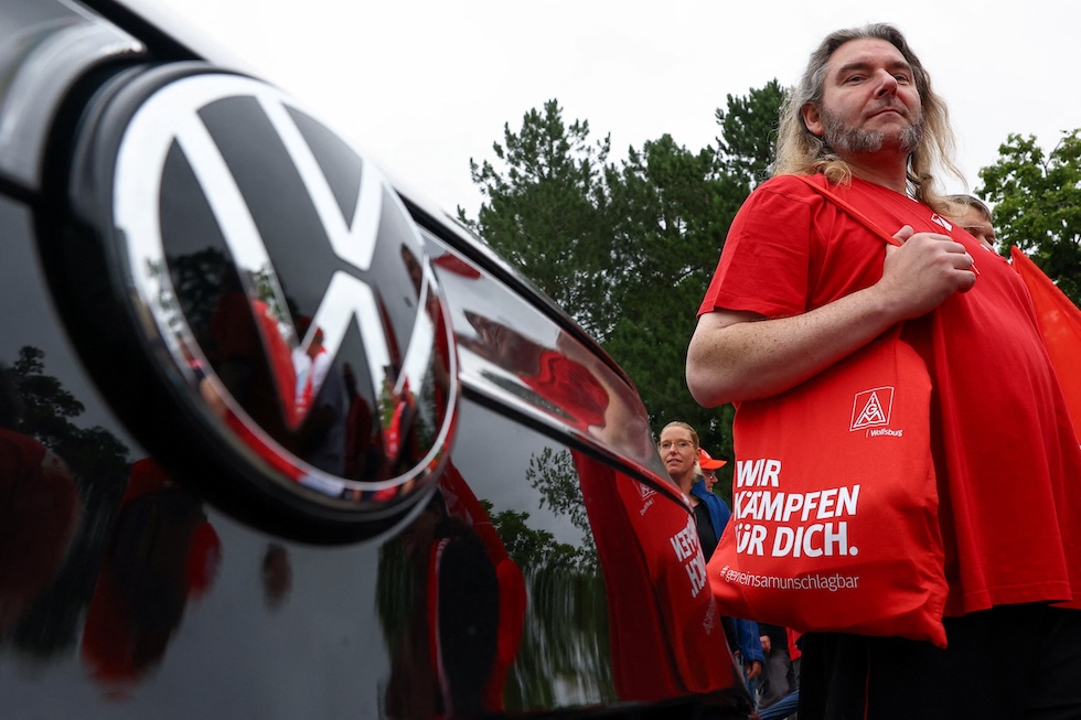Volkswagen riduce del 50% i modelli auto per affrontare la crisi e migliorare la competitività