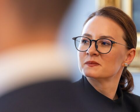 Yulia Svyrydenko si dimetterà, annuncio di Zelensky in un rimpasto di governo
