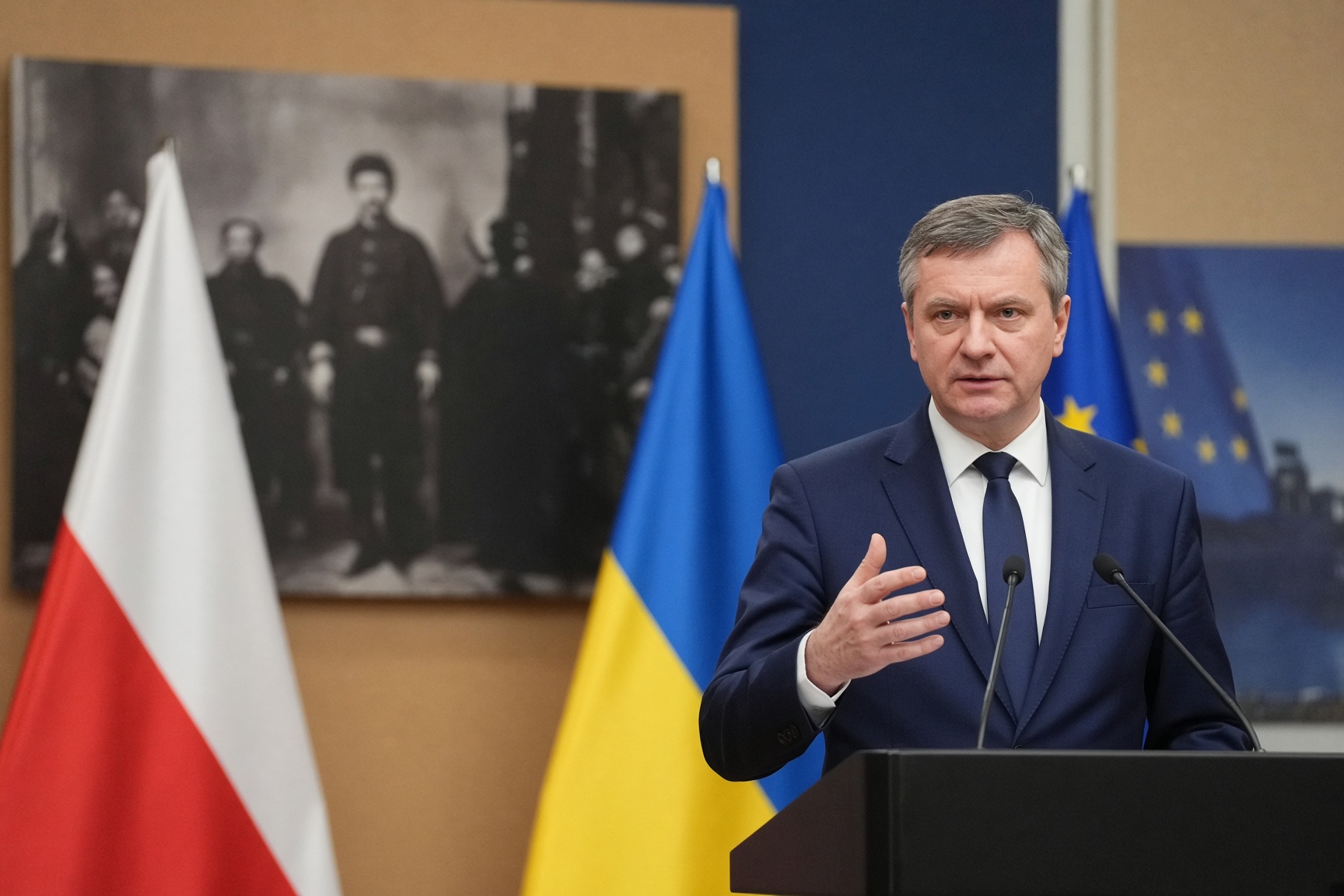 Il viceministro polacco Bosacki avverte Kyiv: i simboli storici possono pesare sull’integrazione europea