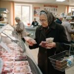 Carne più cara e mandrie in calo: in Russia la spesa alimentare diventa insostenibile