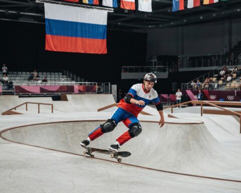 World Skate riporta Russia e simboli nazionali nelle gare, cresce la crisi di fiducia