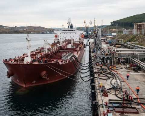 La crisi delle raffinerie russe spinge Mosca a importare carburante dalla Corea del Sud