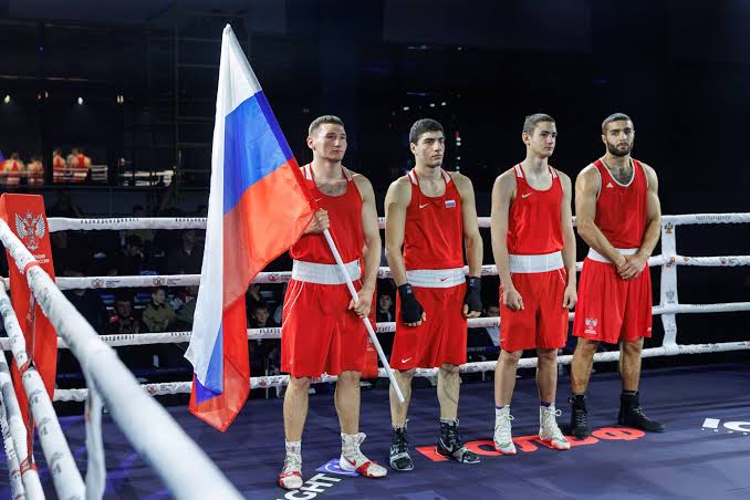 World Boxing ammette i pugili russi con bandiera e inno nelle competizioni