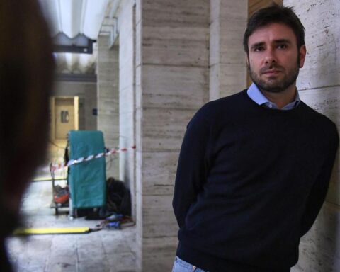 Alessandro Di Battista ricoverato a Cuba, il suo messaggio di speranza sui social