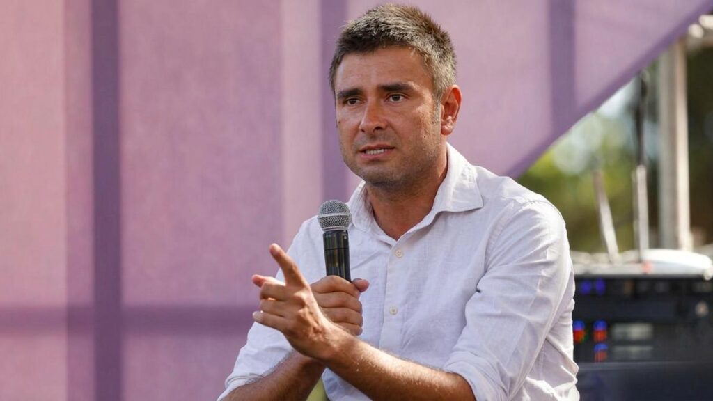 Alessandro Di Battista ricoverato in gravi condizioni in ospedale a Cuba