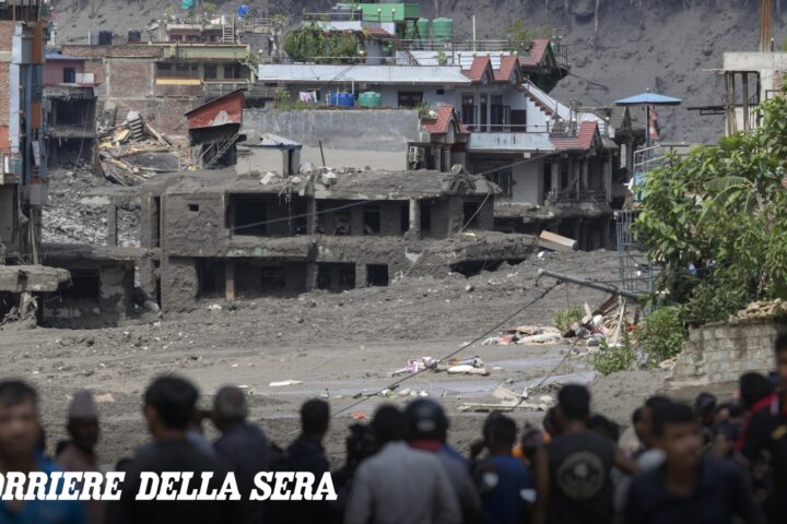 Alluvione devastante tra Tibet e Nepal: oltre 300 morti e 1500 dispersi, turisti in pericolo