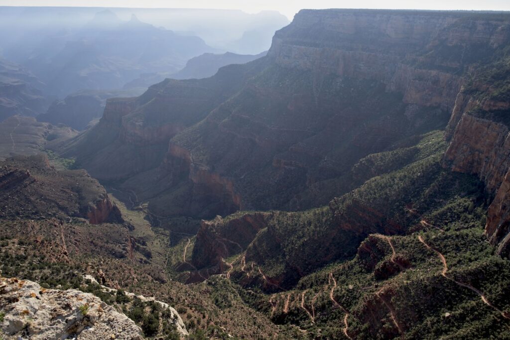 Alluvioni improvvise nel Grand Canyon: un morto e 15 dispersi dopo forti temporali