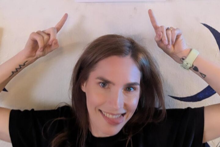 Amanda Knox presenta uno spettacolo comico sul caso Meredith Kercher all'Edinburgh Fringe Festival