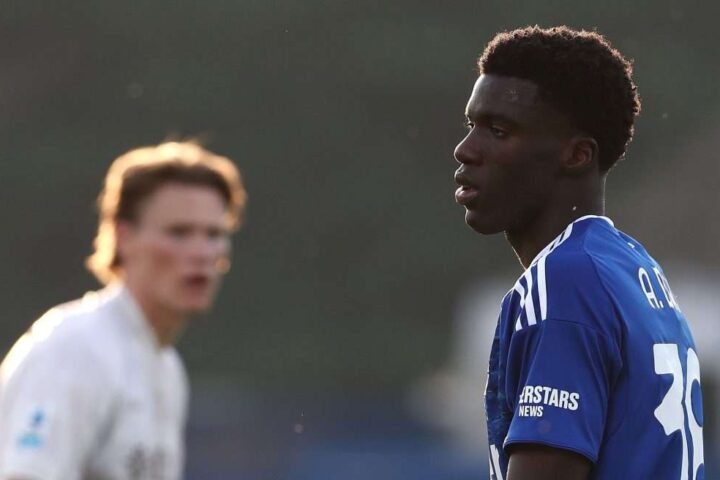 Atalanta considera l'acquisto di Assane Diao del Como, ma le trattative si preannunciano complesse