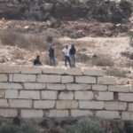 Attacco dei coloni israeliani a Qusra in Cisgiordania nonostante la presenza dell'esercito