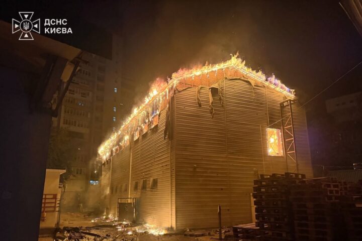 Attacco russo su Kyiv: 11 morti e oltre 33 feriti in bombardamenti notturni
