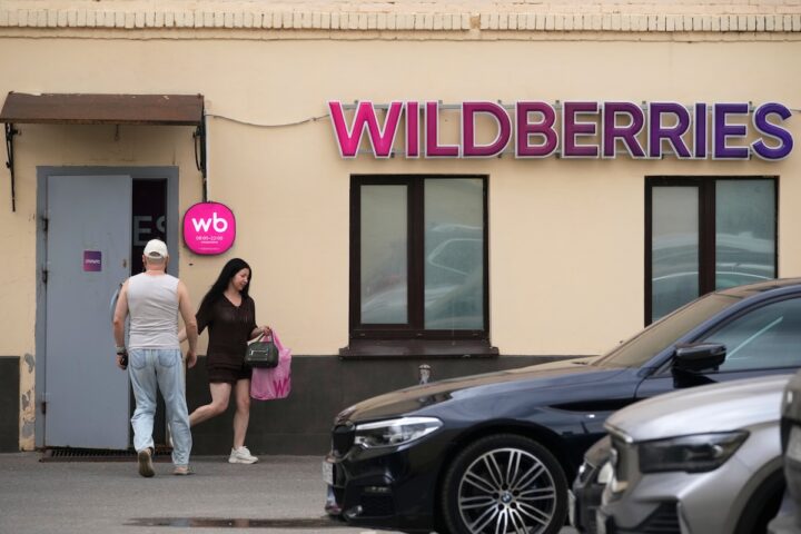 Attacco ucraino distrugge magazzino a Mosca, 5 vittime e 10 feriti