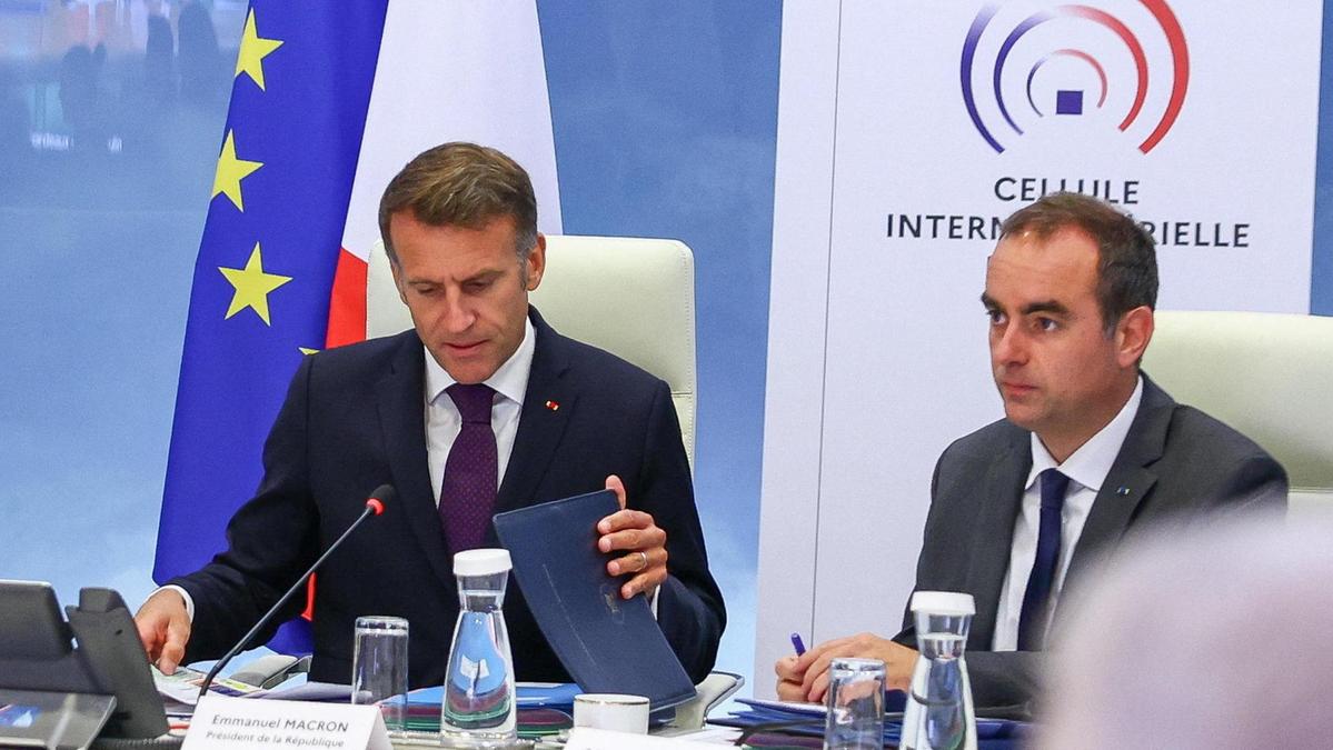 Bocciata la legge Macron sul divieto dei social agli under 15, necessaria una nuova riformulazione