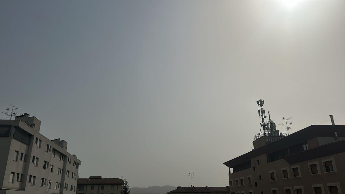 Caldo afoso e cieli giallognoli: fenomeni in Italia e previsioni per settembre