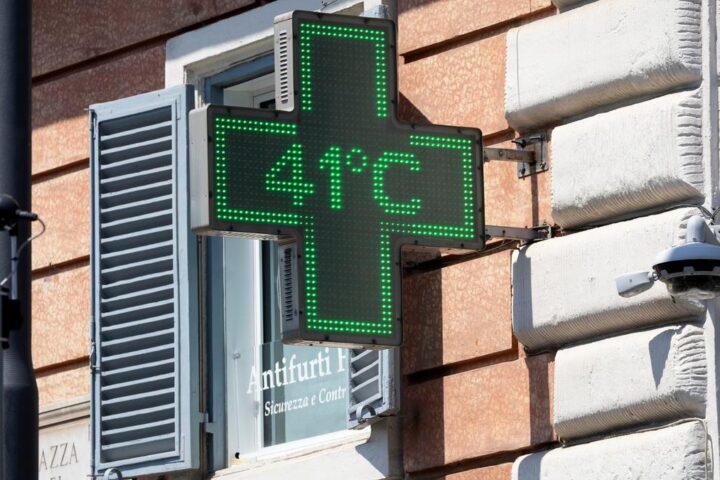 Caldo africano per un'altra settimana, 25 città in allerta rossa