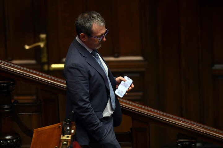 Caso Delmastro, la Camera si prepara al voto palese sui messaggi dell'inchiesta di Roma