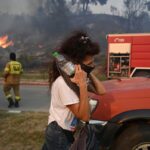 Centinaia di persone evacuate a causa di un incendio vicino a Salonicco in Grecia
