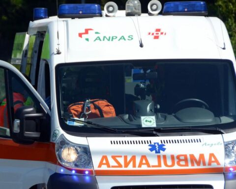 Cinquantenne aggredito per difendere il figlio a Fossacesia, lotta tra vita e morte