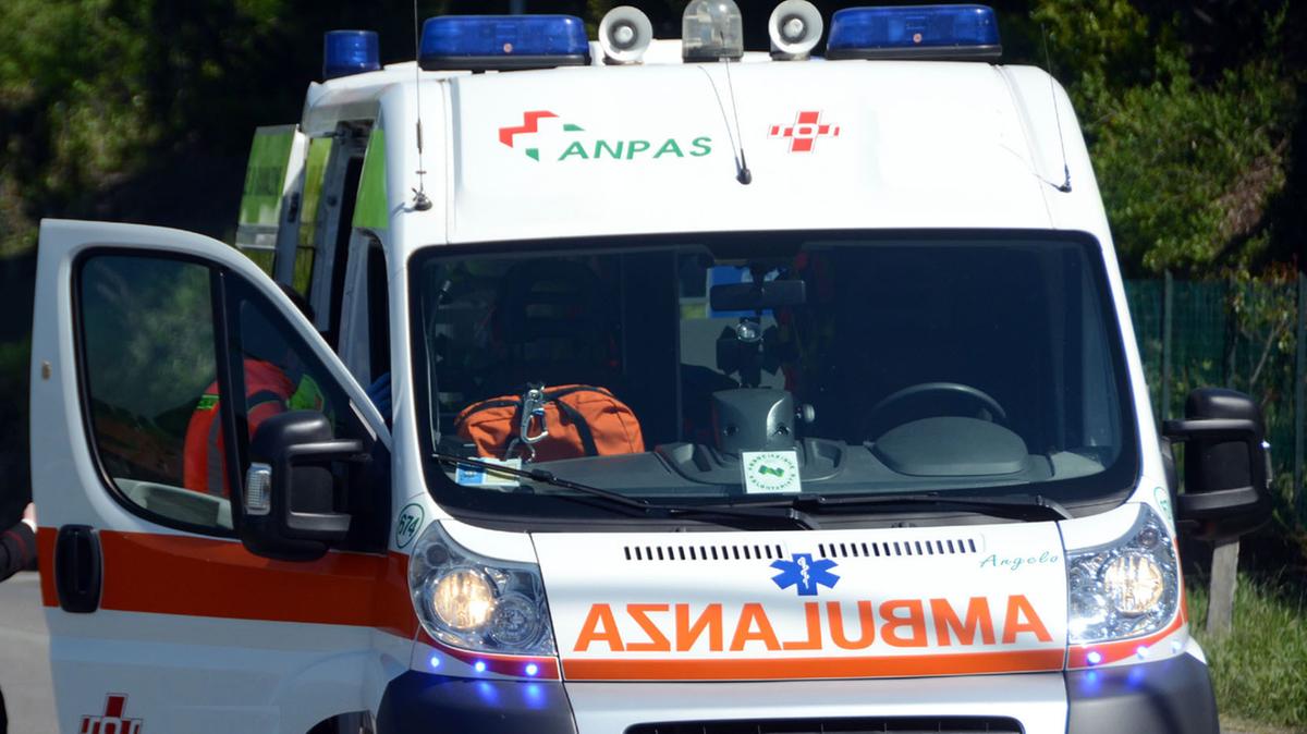 Cinquantenne aggredito per difendere il figlio a Fossacesia, lotta tra vita e morte