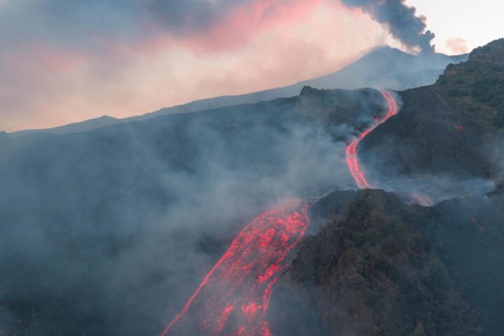 Colpito da un fulmine sull'Etna, muore turista americano di 30 anni in zona vietata
