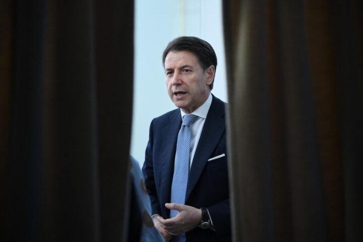 Conte sul sostegno all'Ucraina: «La decisione sarà presa con le primarie»