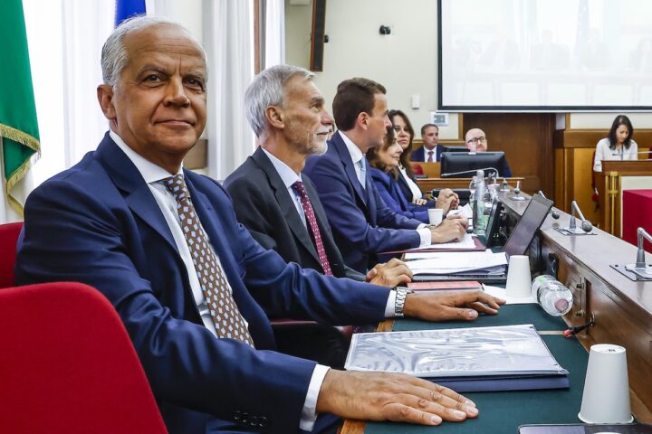 Controlli alle frontiere con la Spagna fino al 15 agosto, Piantedosi cita rischi di infiltrazioni terroristiche
