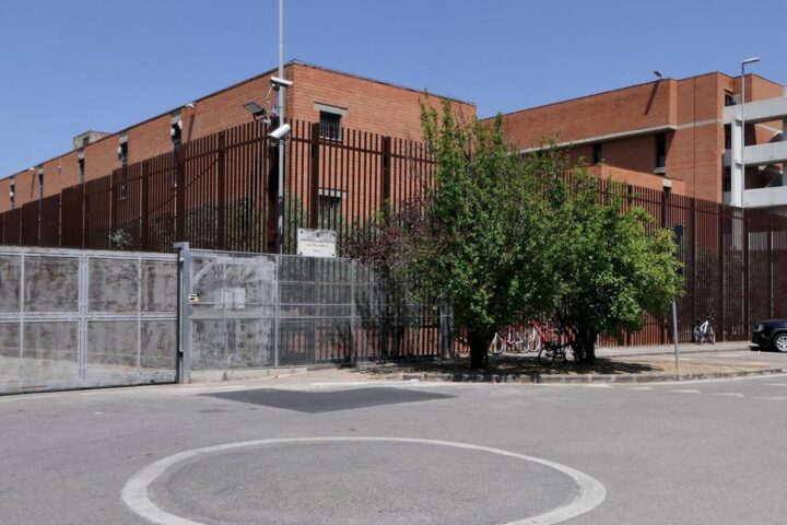 Detenuto di 32 anni ucciso nel carcere di Prato: la denuncia sulla situazione emergenziale continua