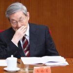 È morto a 97 anni Zhu Rongji, ex premier cinese noto per le riforme economiche negli anni Novanta e Duemila