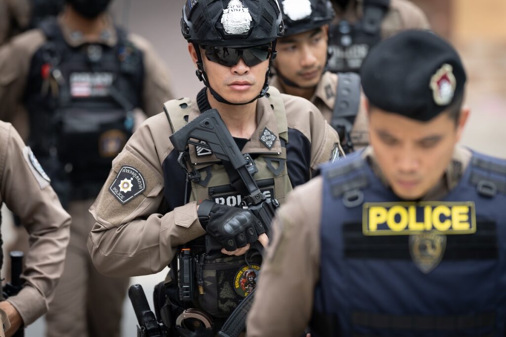 Ex parlamentare thailandese confessa omicidio di un ex poliziotto durante una diretta su YouTube