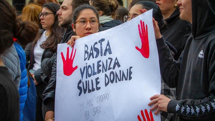Femminicidio a Isla Cristina: un uomo italiano arrestato dopo aver ucciso la compagna tedesca