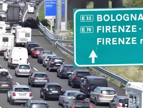 Ferragosto: 13 milioni di italiani in vacanza, 6,7 milioni restano a casa per costi elevati