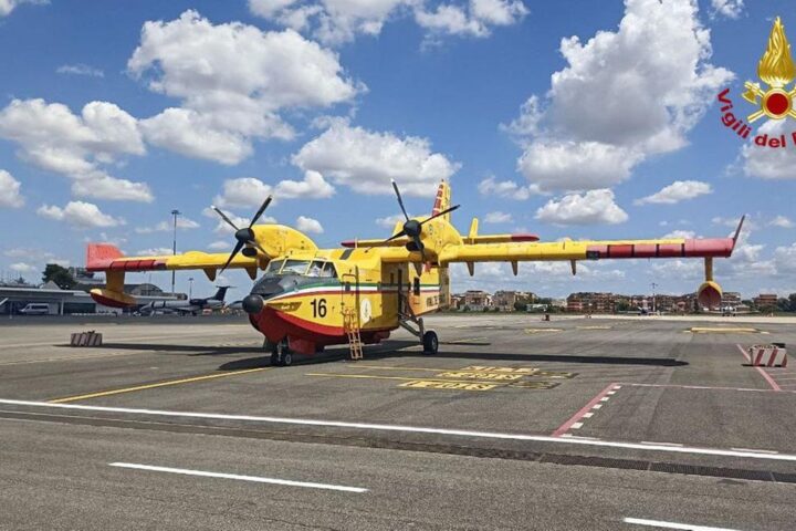 Flotta aerea dei vigili del fuoco: 18 Canadair CL415 e elicotteri per la lotta contro gli incendi