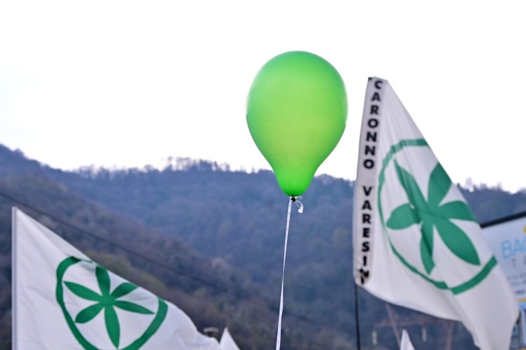 Forte tensione nella Lega: l'ex Grimoldi avverte, a Pontida nessuno lavora se Salvini non cambia