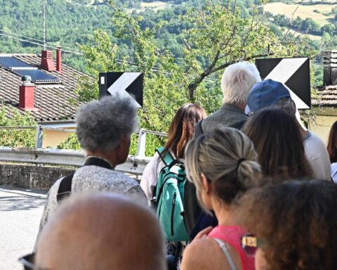 Francesco Guccini, addio a un'icona della musica italiana a Pavana