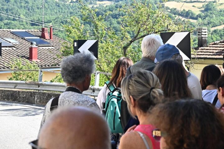 Francesco Guccini, addio a un'icona della musica italiana a Pavana
