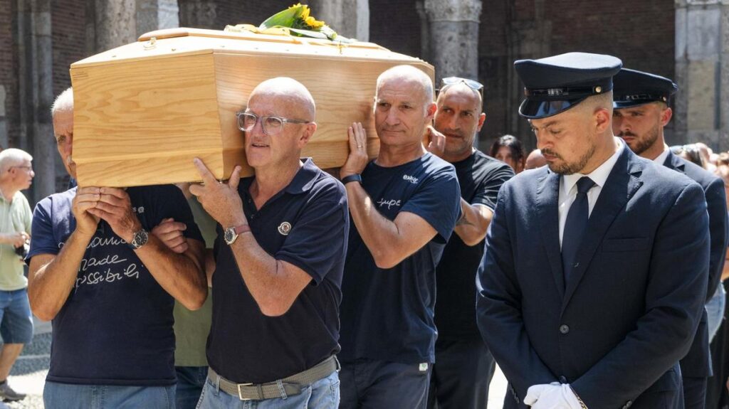 Funerali di don Antonio Mazzi a Milano: addio a un educatore che ha ispirato migliaia di giovani