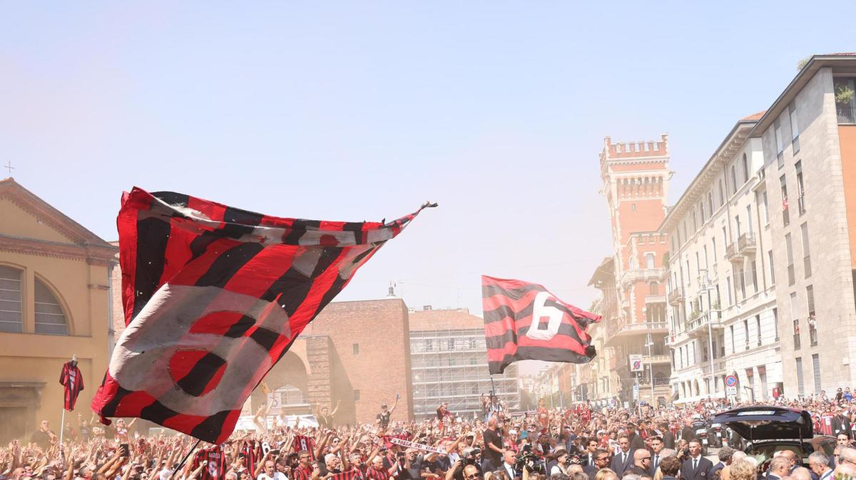 Funerali di Franco Baresi a Milano: tributi emotivi per l'icona del Milan e della Nazionale
