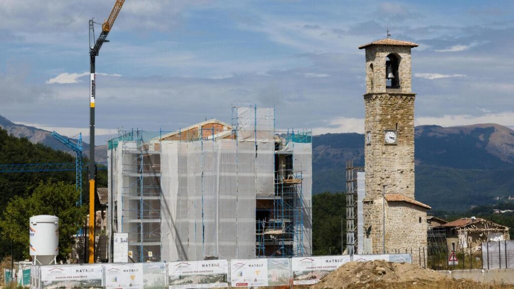Giorgia Meloni visita Amatrice, dieci anni dopo il terremoto del 2016