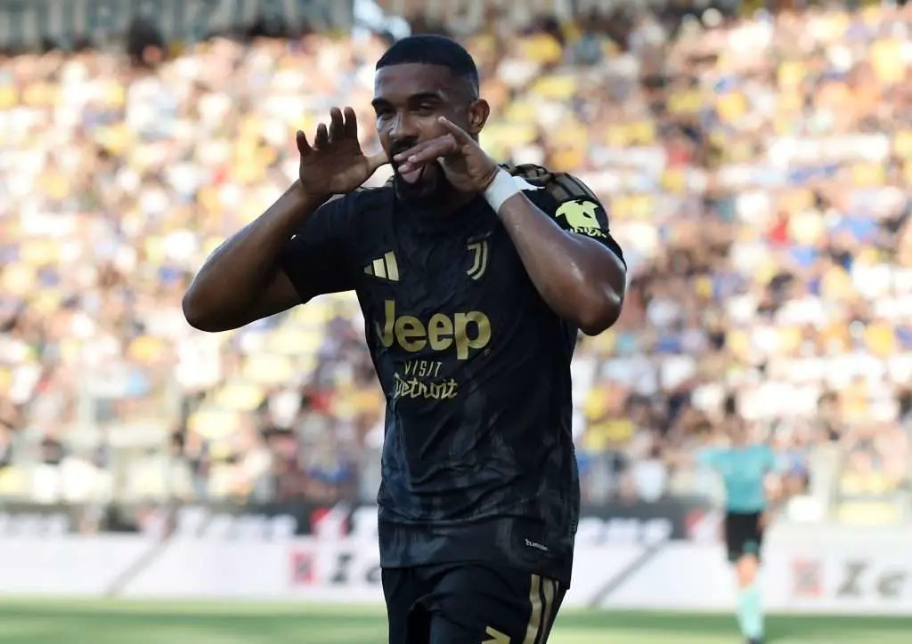Gleison Bremer decide la vittoria della Juventus contro il Frosinone con un gol di testa