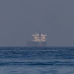 Gli Emirati Arabi Uniti sospendono scambi commerciali con l'Iran dopo attacco con missili